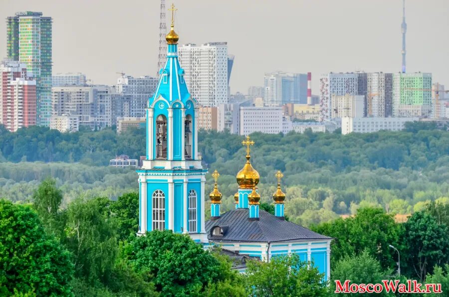 Церковь на холмах. Церковь на Крылатских холмах. Парк Крылатские холмы Церковь. Храм Рождества Богородицы в Крылатском. Церковь Крылатские холмы сверху.