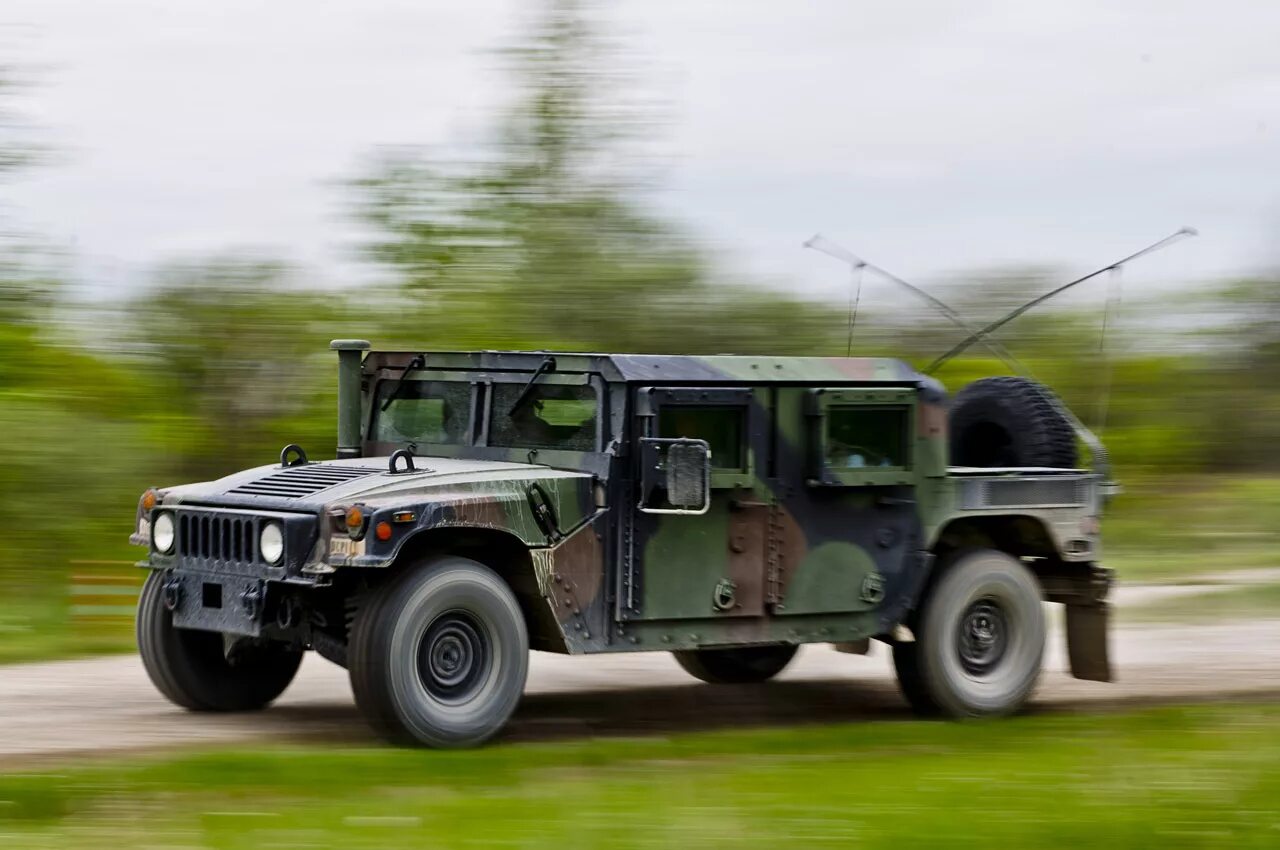 Military first. Military first. Джип хаммер h1. Джип хаммер военный. Хамви армии сша.