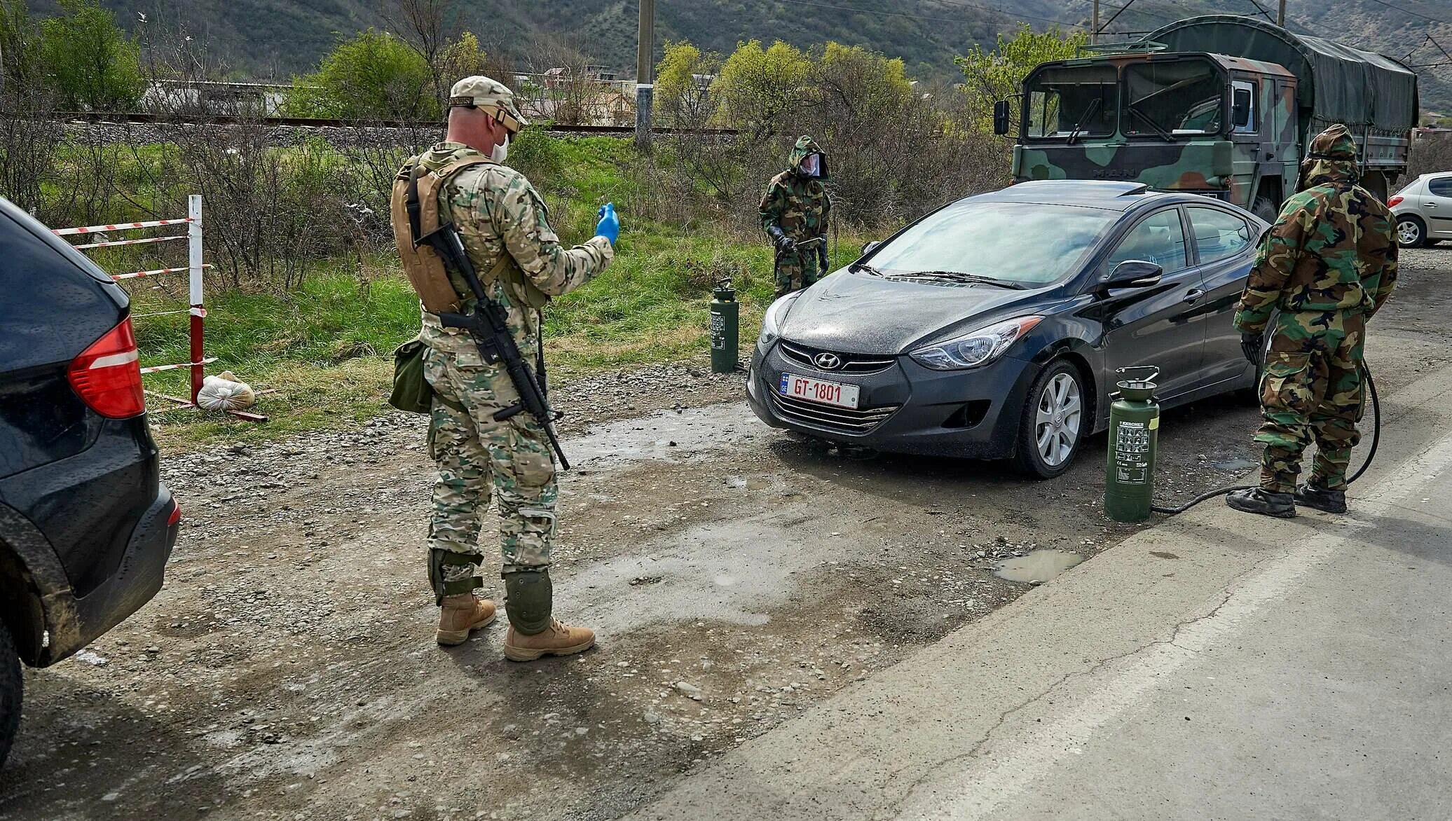 Последние новости военно военно грузинская. Блокпост Грузия. Грузия 2008 конфликт с Россией блокпост фото. Нодар Грузия военный практика в Каире.