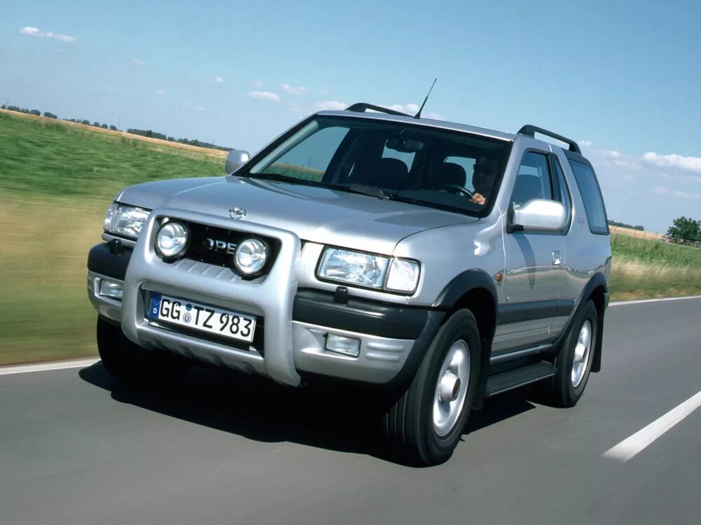 Opel полный привод. Opel Frontera b 2.2. Opel Frontera 1998. Opel Frontera b Sport 2003. Opel Frontera b 2000г.