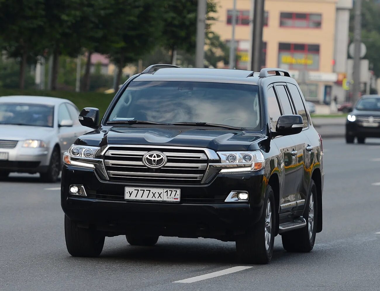 Мерседес 222 с мигалкой. Бронированный номер. Аурус сенат фсо. Рендж ровер амр. Cadillac escalade gmt k2.