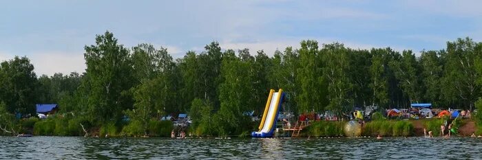Солнечный берег шарыпово. Линево шарыпово база. Линевский берег фото. Линево шарыпово база. Линевский берег база отдыха.