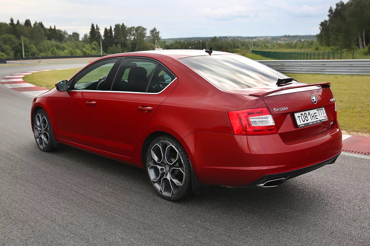 Octavia a7 цвета. Skoda octavia a7 красная. красная octavia a7.