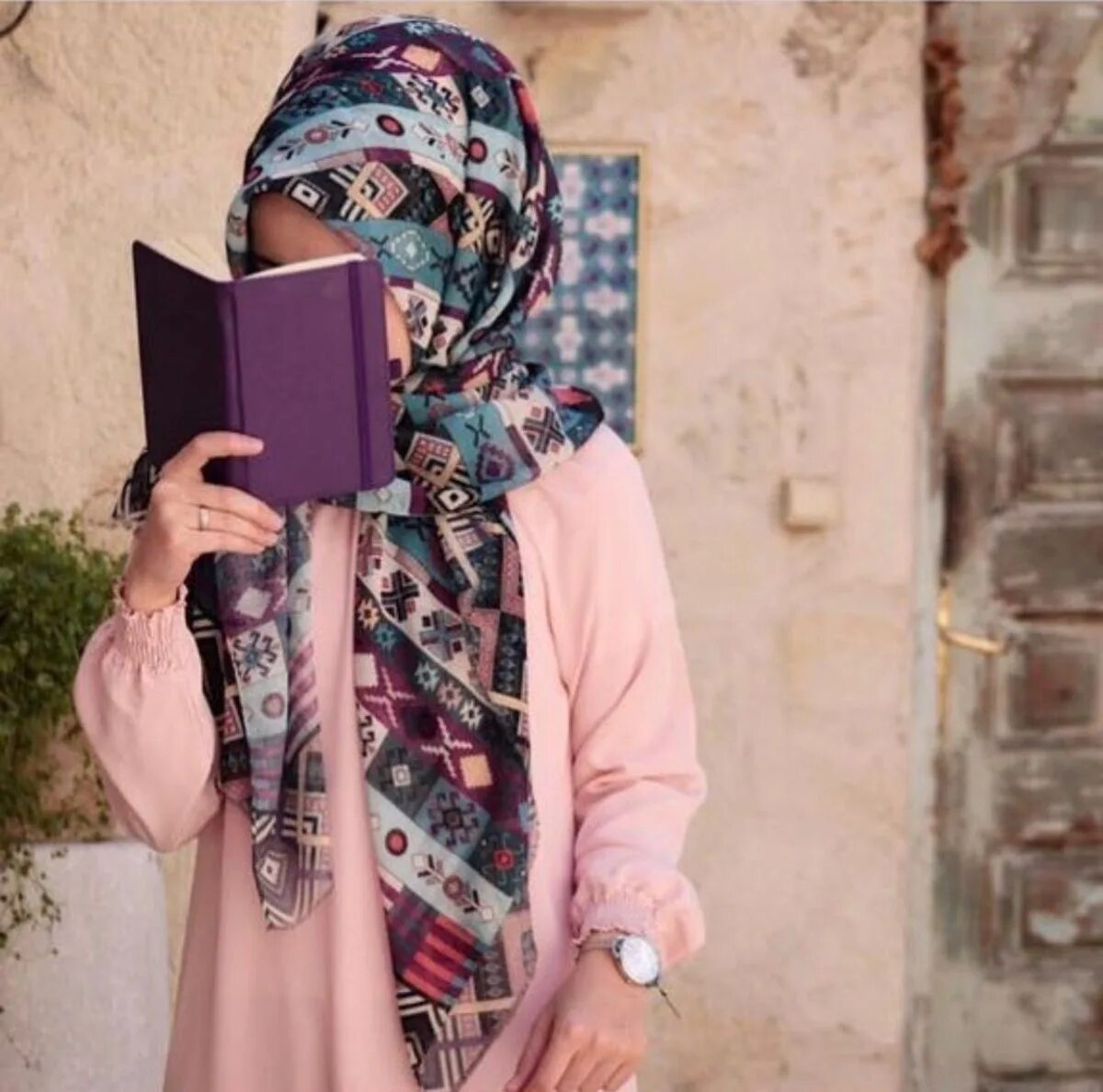 Мусульманские картинки хиджаб. Мусульманские девушки в платках. Мусульманка в платке. Красивые мусульманки в платках.