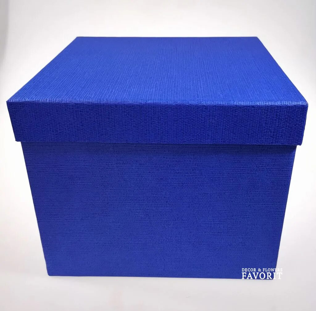 Коробки квадратные большие. Синяя коробка квадратная. Темно синяя подарок коробка квадратная. Бархатная коробка большая. Квадратная коробка, большая.