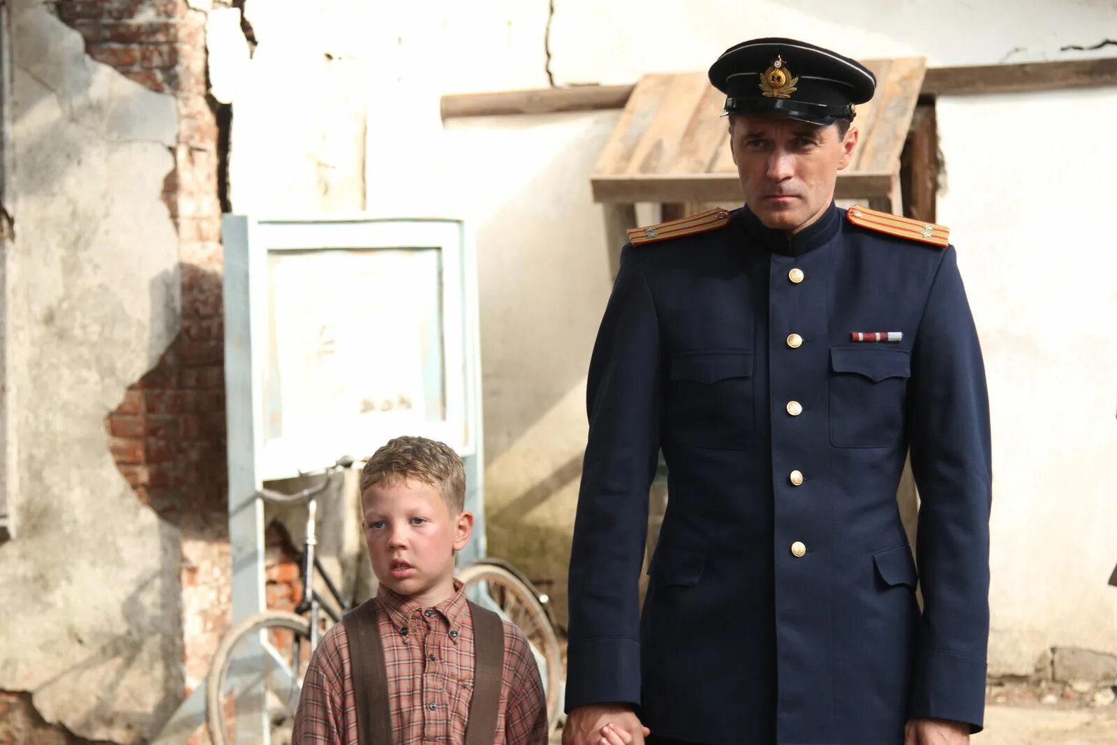 Сын фильм 2020. Люблю отца и сына 2020 фильм. Сын отца 2020. Люблю отца и сына 2020 фильм. Фильм отец с энтони хопкинсом.