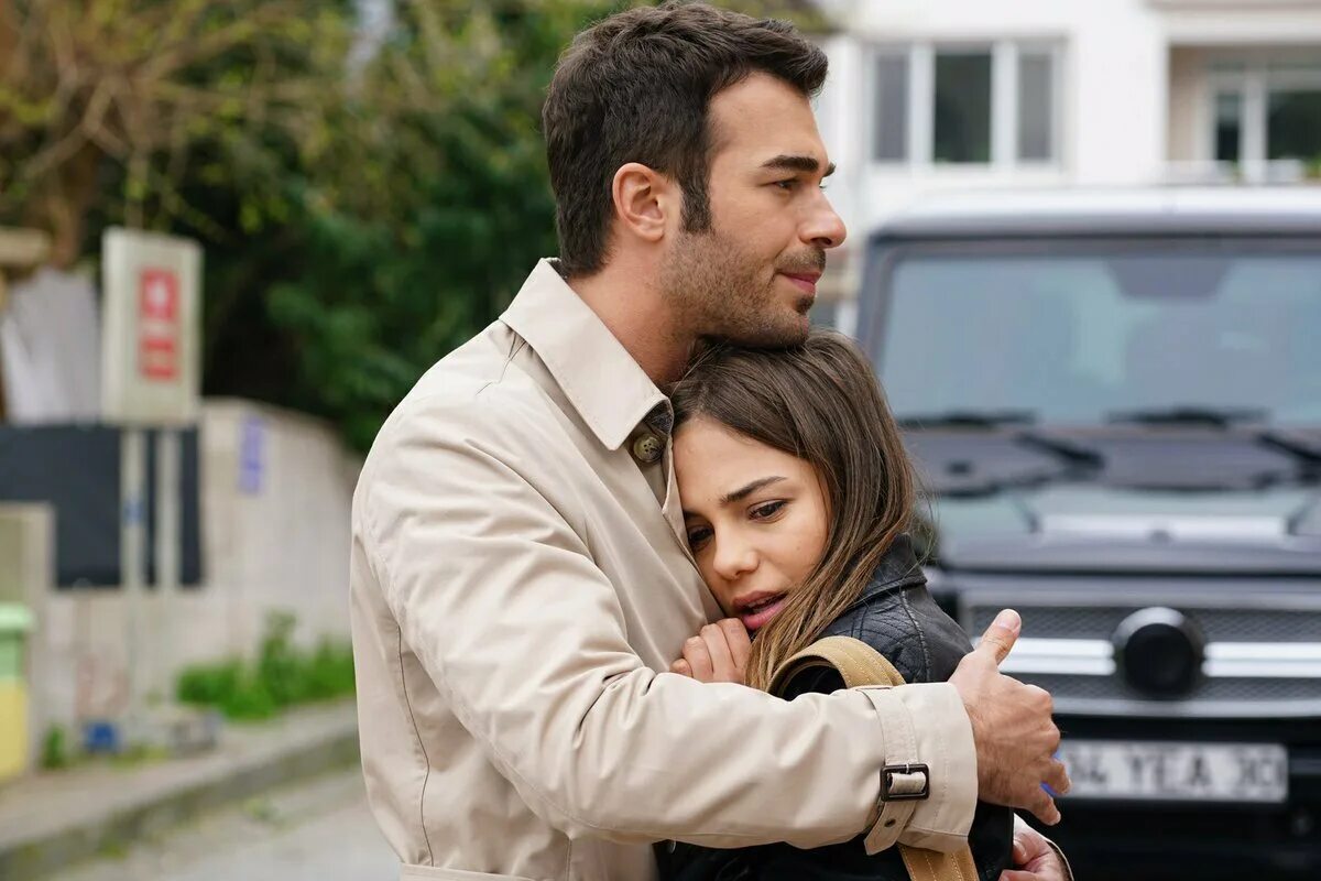 Барыш кылыч с женой. Турецкий сериал эльза. Тур сер дикий. Повсюду ты турецкий сериал. Четин и асие вк.