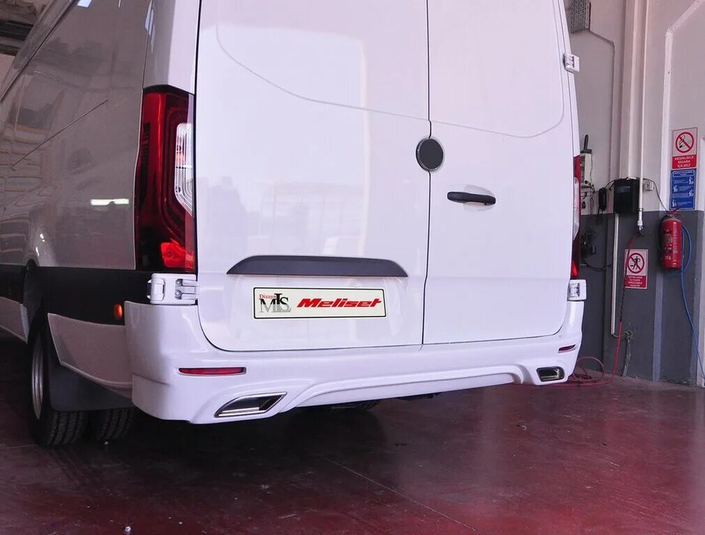 Бампер задний Mercedes Sprinter w907. Mercedes Benz Sprinter w907 зад. Бампер Спринтер w907. Спринтер задний крюк w907.