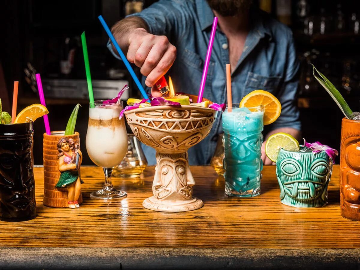 Тики напитки. Тики дринкс. тики-коктейли (tiki-cocktails). ресторан в гавайском стиле. необычные коктейли.