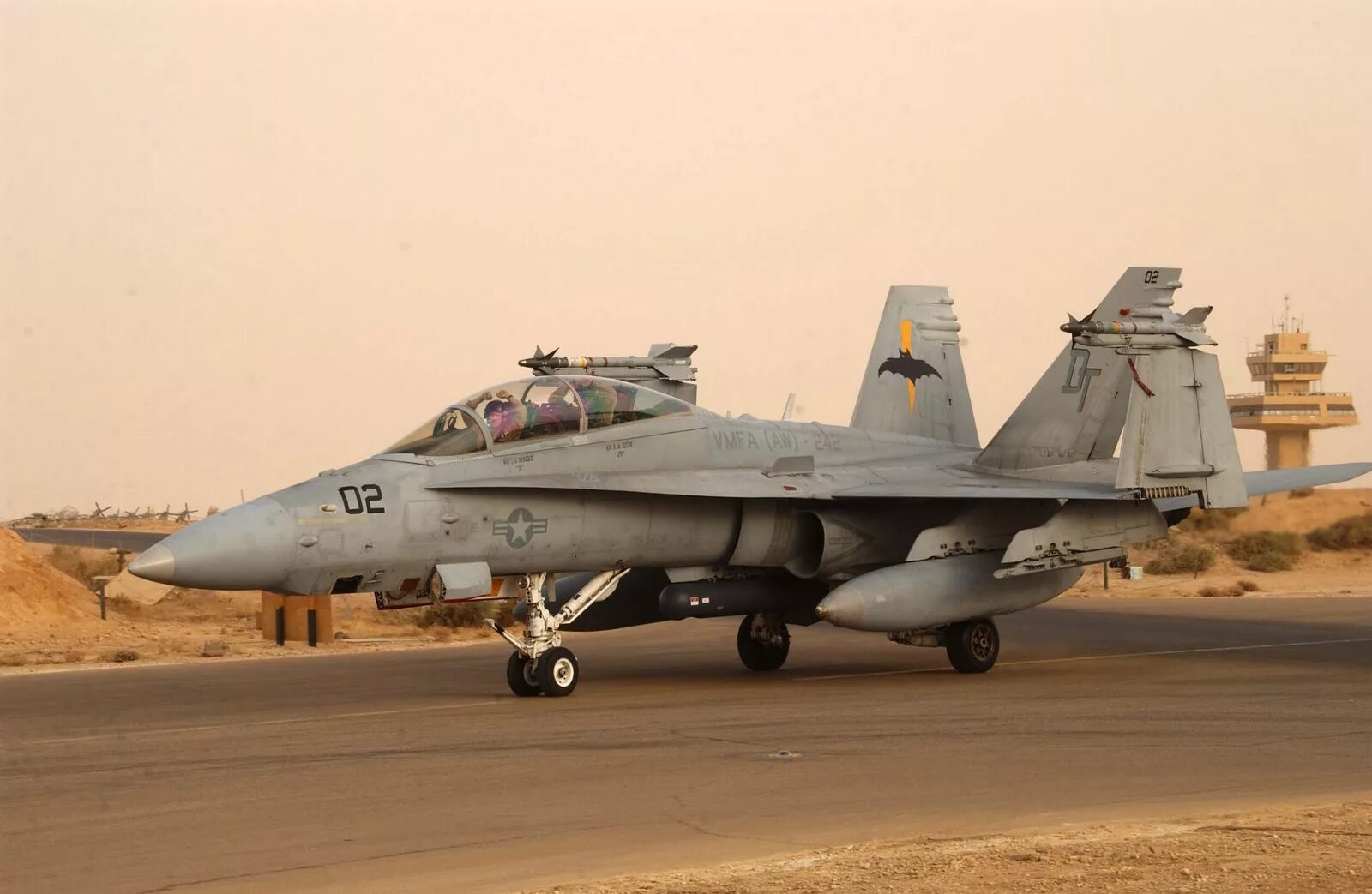 F w 18. F-18d. F/A-18d Хорнет. MCDONNELL Douglas f/a-18d Hornet. VMFA(AW)-242.