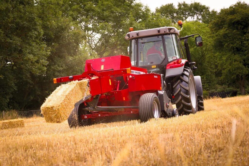 Сена комбайн. Massey Ferguson 1840 пресс подборщик. Пресс подборщик тюковый Массей Фергюсон 1840. Пресс подборщик тюковый Масей Фергюсон MF 4. Комбайн для заготовки сена.