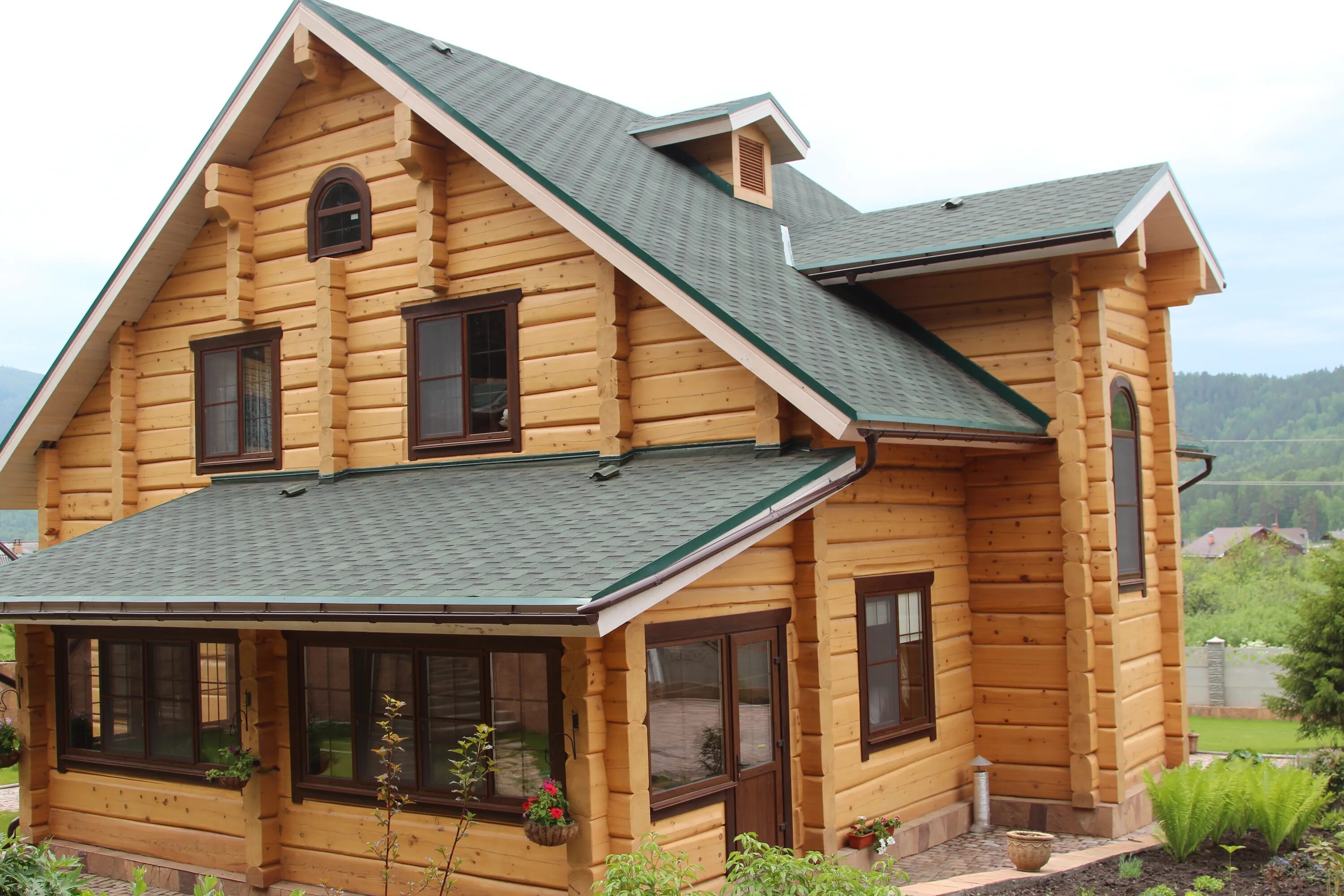 Срубы домов в чувашии. Срубы домов в чувашии. Срубы домов в чувашии. Дом из бревна под ключ. Проекты деревянных домов из оцилиндрованного бревна.