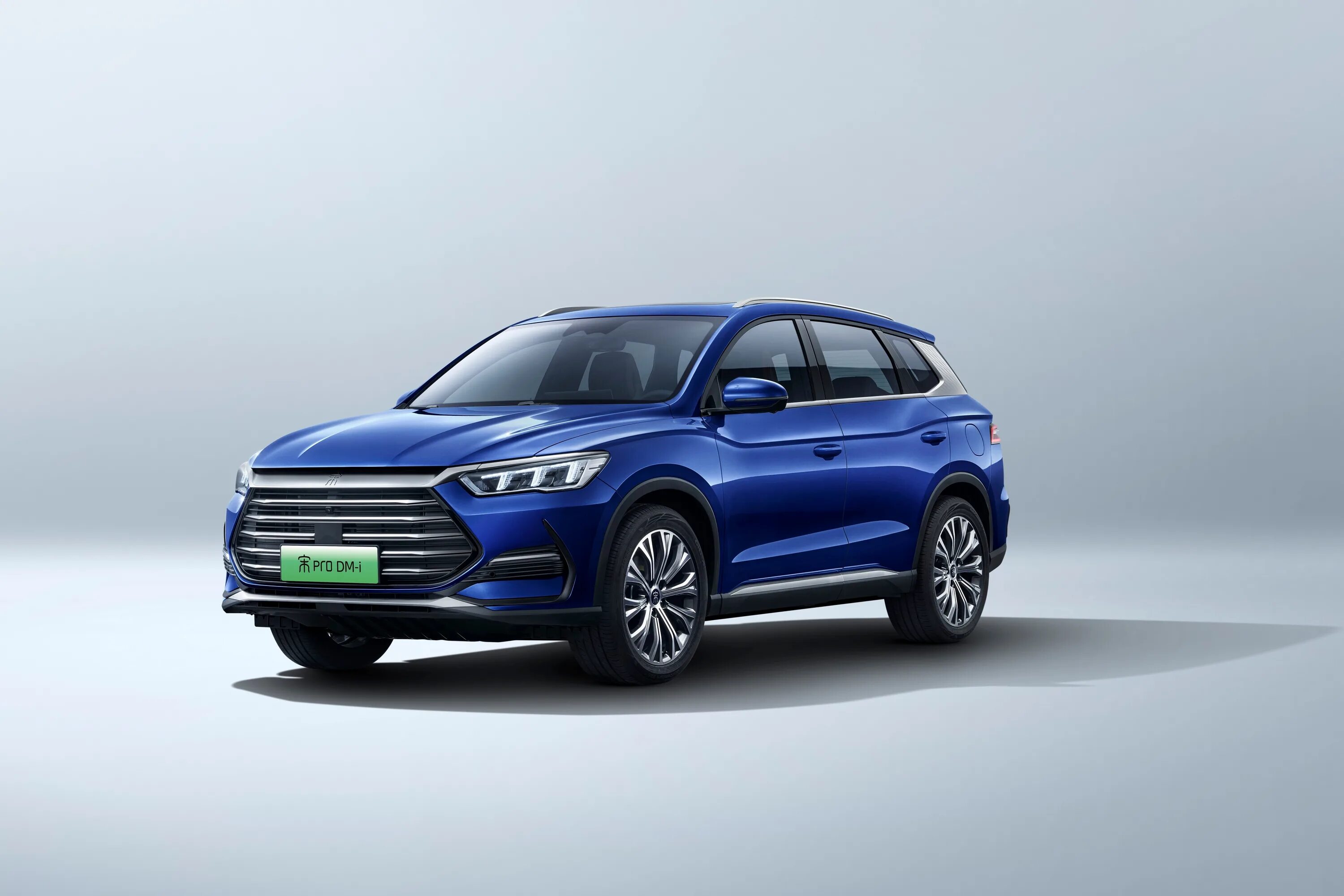 Byd song plus гибрид. BYD Song Pro DM-I 2022. BYD Song 2022. BYD кроссовер 2022. BYD кроссовер 2023.