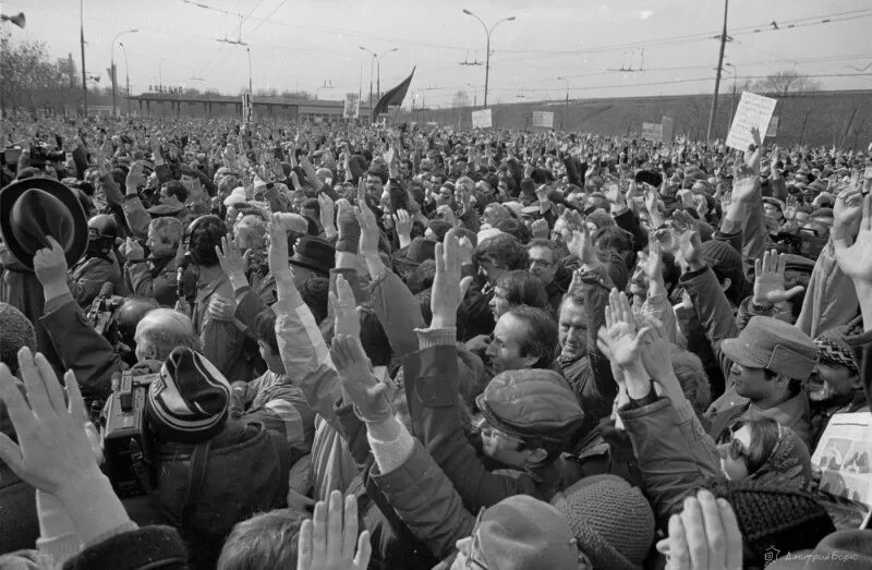 Минтинги СССР перестройка. 1985 Год перестройка. 1985 Началась перестройка в СССР. Перестройка СССР 1991 год. 1985 начало перестройки