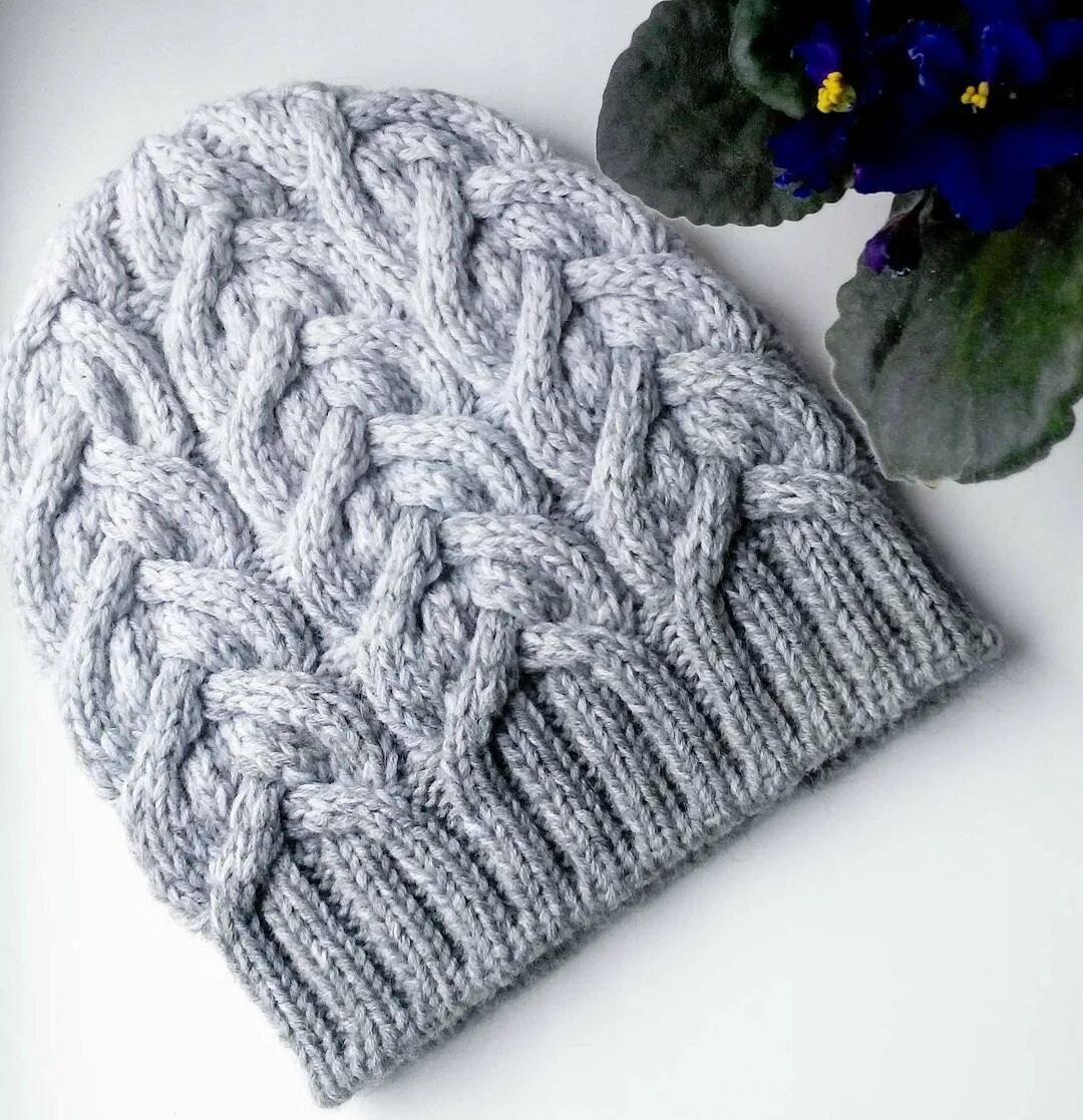 Шапка коса. Узор для шапки. Узор для шапки. Необычный узор для шапки. Шапка спицами.