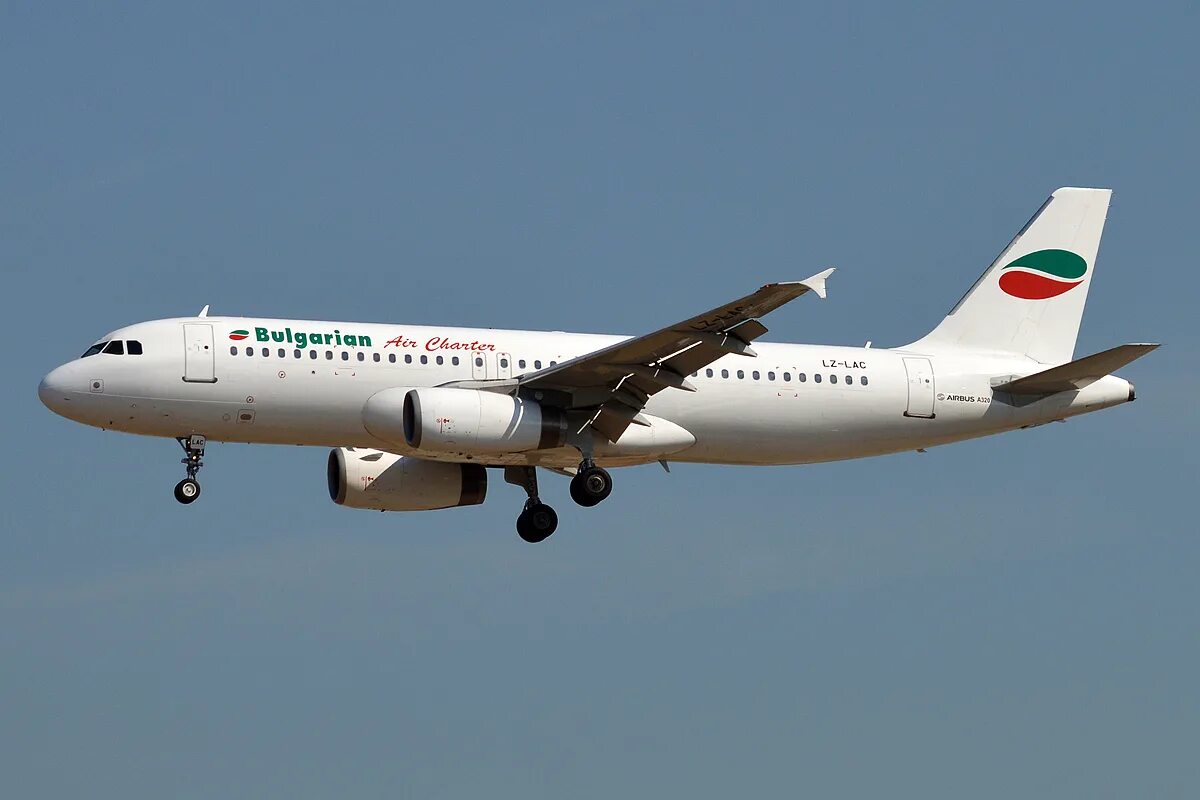Эйр чартер. Bulgaria Air Boeing 737. Bulgaria Air a320. European Air Charter md82. Bulgaria Air Charter.