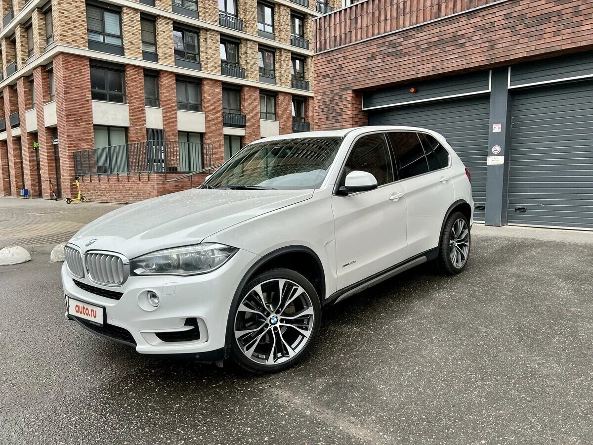 Bmw x7 2022. Bmw x5. Бмв х5 f15 черный. Бмв х5 ф15 белый. Bmw x5 f15 white.