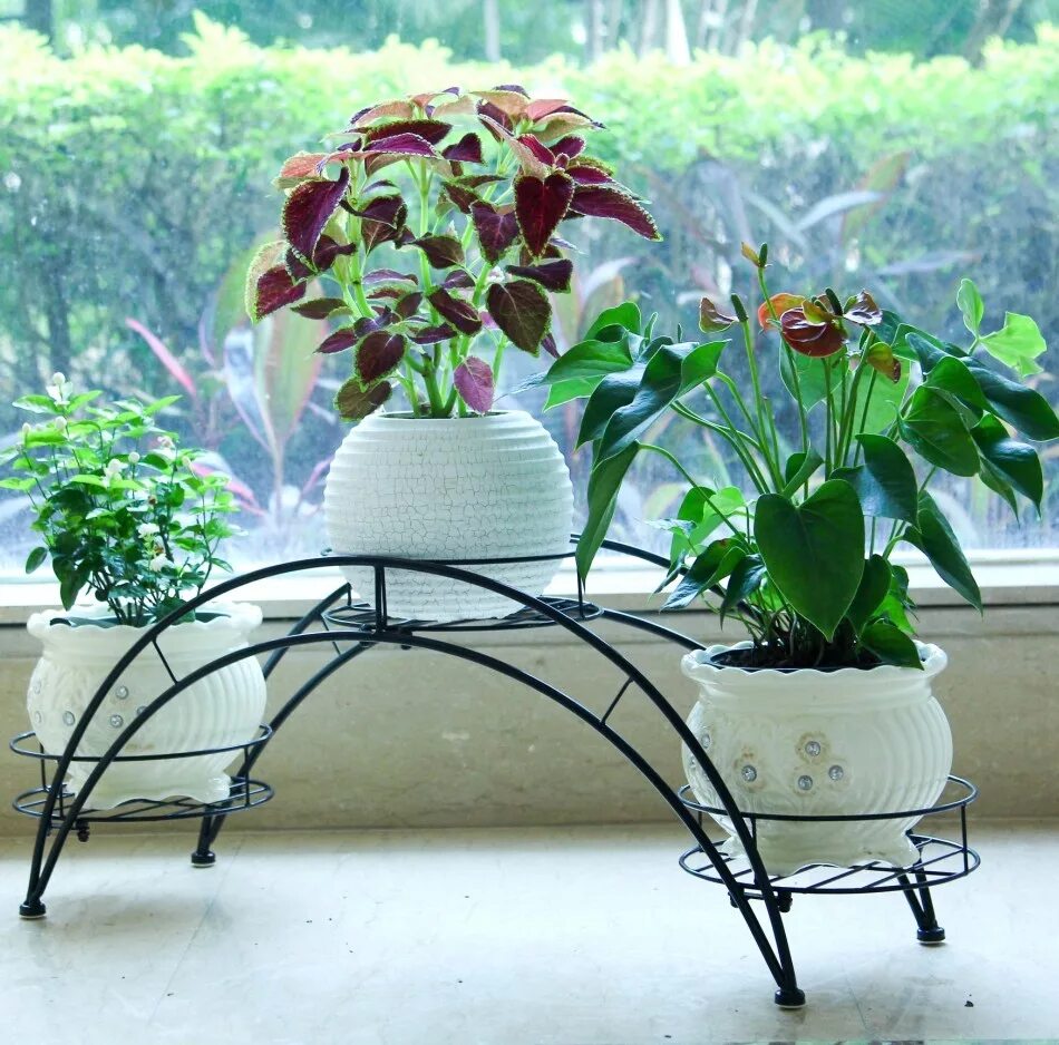 Подставка под сад. Поставки для цветов для сада. Петуниевое дерево конструкции. Этажерки для цветов для сада. Подставки для цветов в саду.