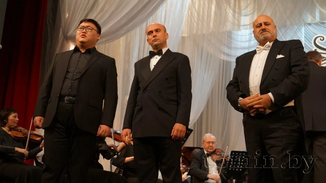 Скала концерт. Скала фрэглов группа "концерт". Lascala в океане людей текст. Группа lascala. Концерт скалы.