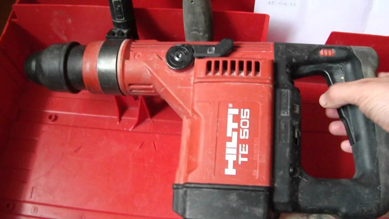 Отбойник видео. Hilti отбойный молоток te 505. Отбойник хилти красный. Hilti 2062051 PD. Hilti Wfe 380.