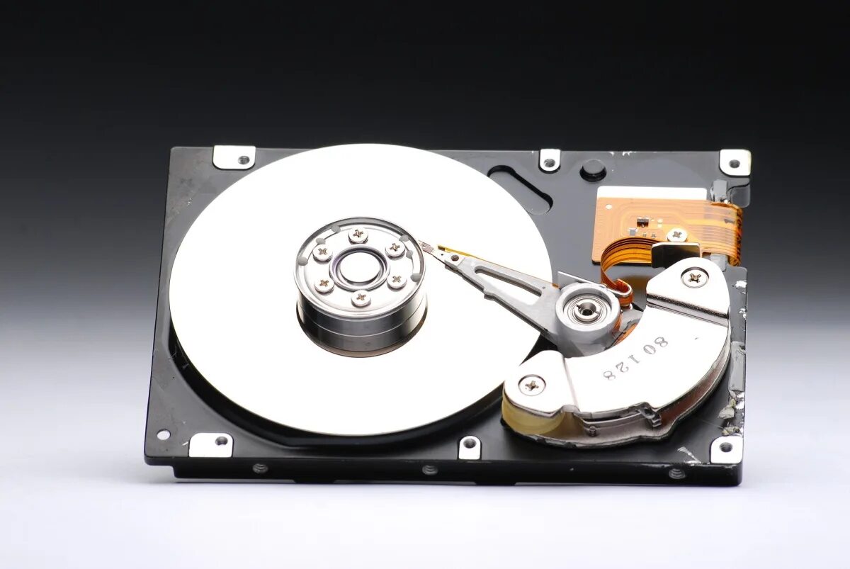 Жесткие диски отличия. Жесткие диски – HDD (hard Disk Drive). Жесткий магнитный диск Винчестер. Винчестер ( HDD — hard Disk Drive ). SMR HDD.