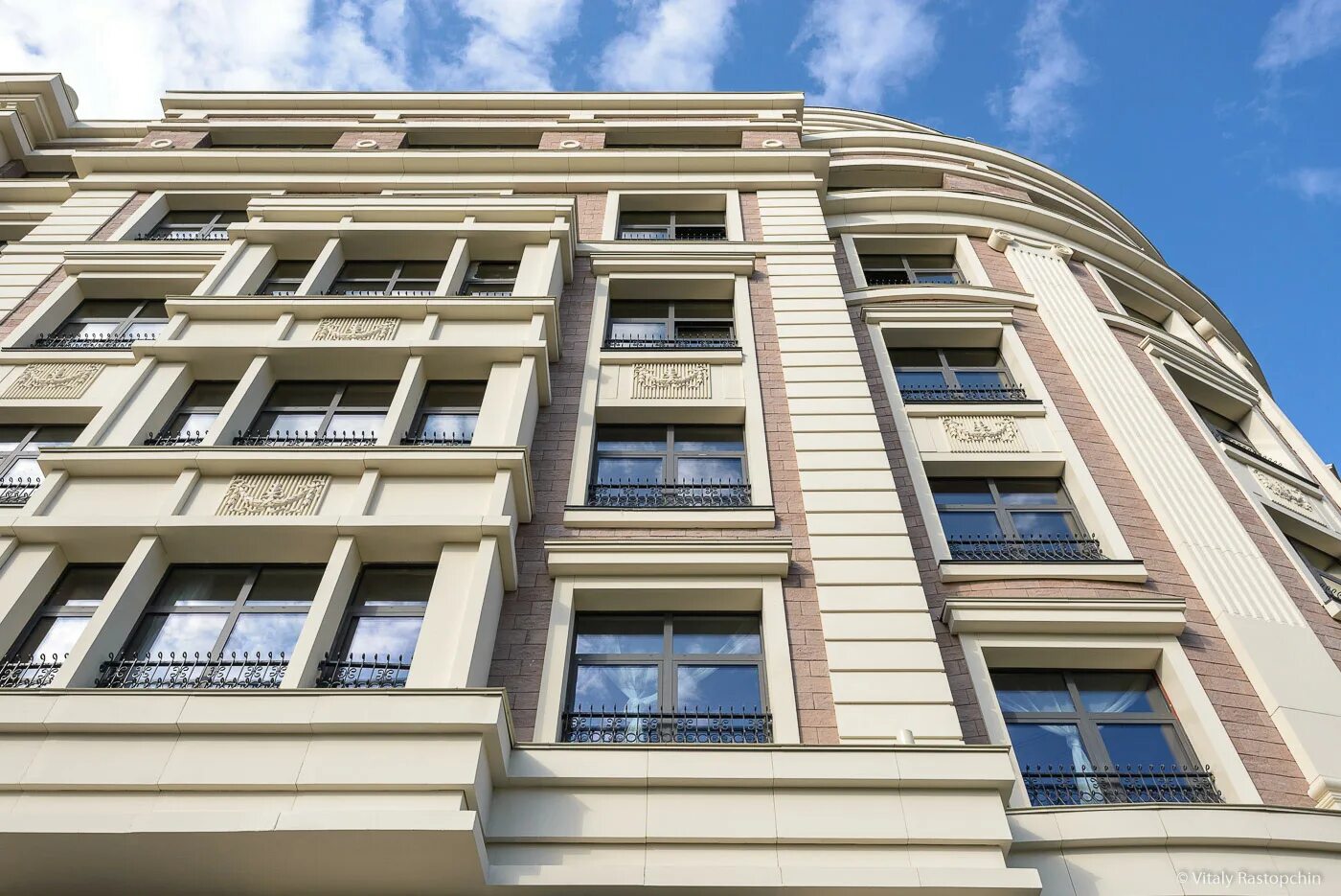 Особняк тургенева на остоженке. Остоженка вид сверху. Высотка сталинка на котельнической набережной. 6. Дом живем москва.