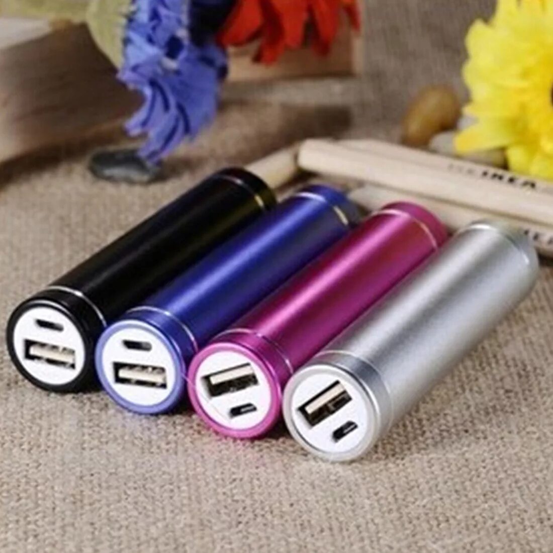 Купить банку зарядку. Power Bank 18650 5v. Круглый повербанк. Маленький круглый повербанк. Цилиндрический повер банк.