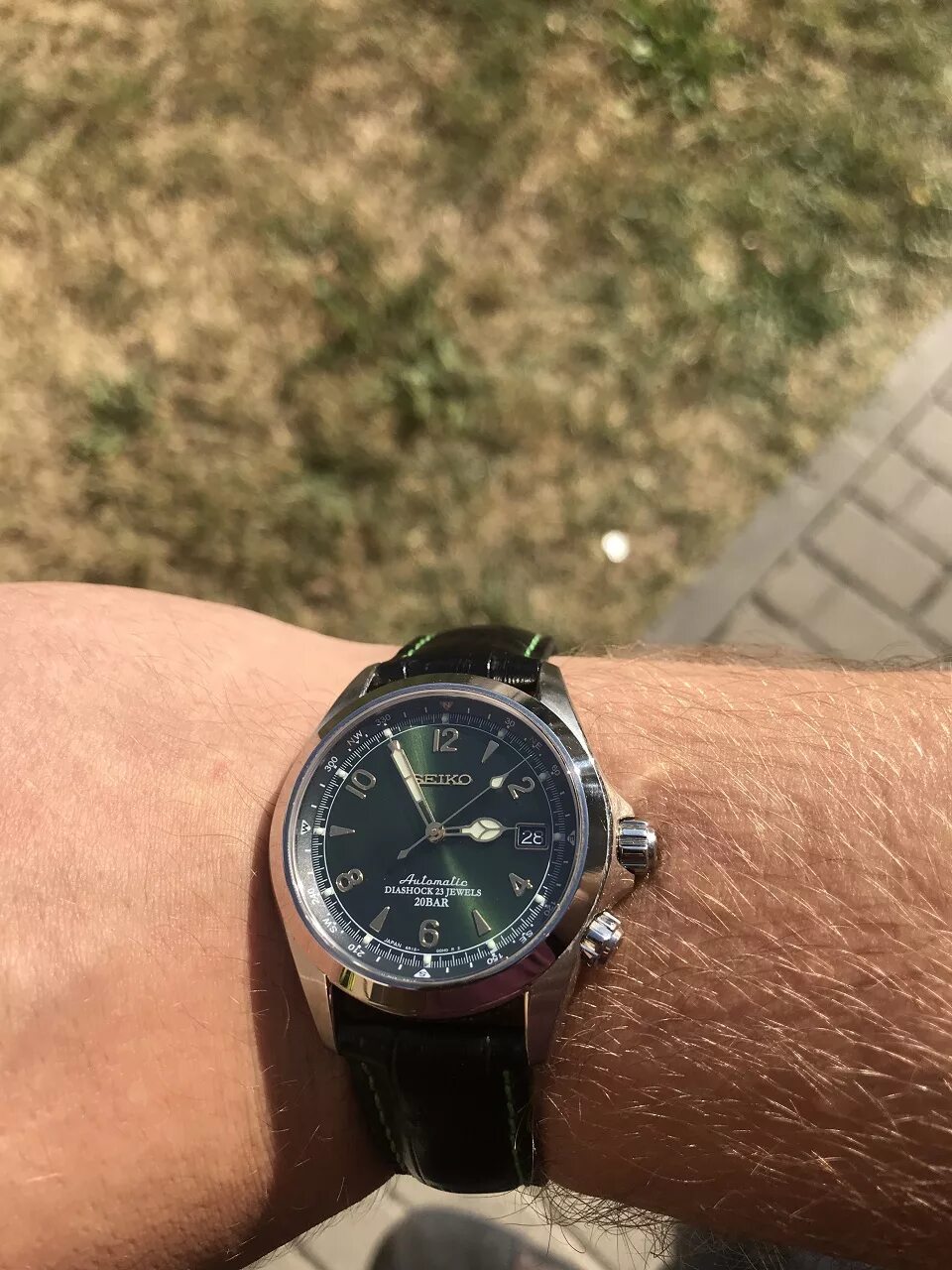 Сейко альпинист купить. Seiko sarb017. Сейко зеленый альпинист. Seiko 20 Bar. Ориент альпинист.