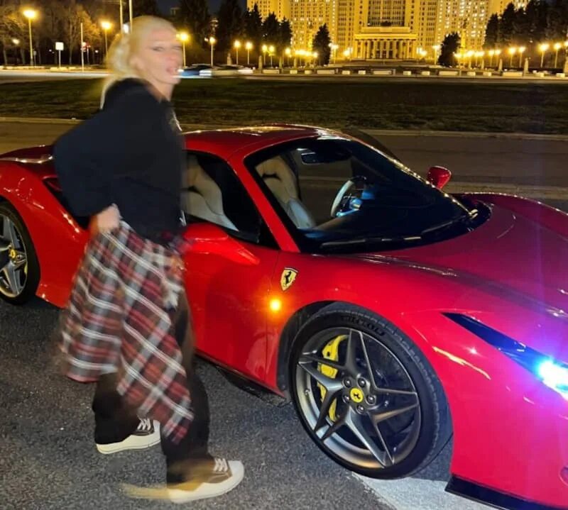Машина ивлеевы. Lamborghini aventador ивлеева. Настя ивлеева ламба. Ивлеева ламба. Настя ивлеева орел и решка.
