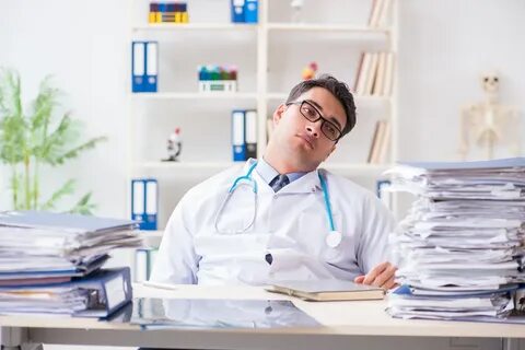 Человек работающий в больнице