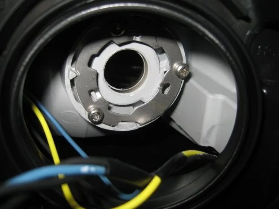 Лампы дальнего света форд куга. Лампа дальнего света форд куга 2. лампа ближнего света форд куга 2. форд куга 2 дальний свет. лампы ближнего света форд куга 2 2013.