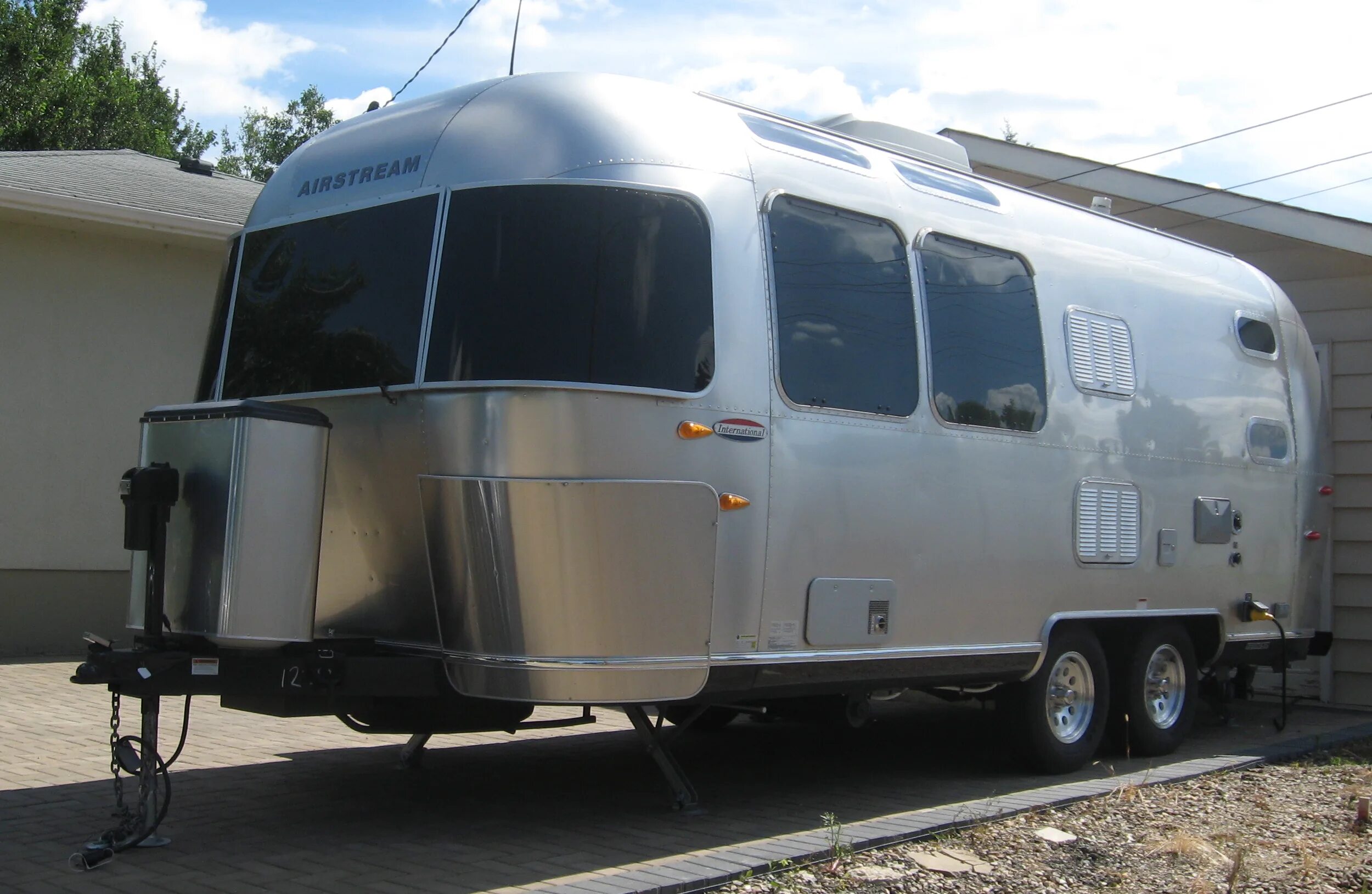 Американский кемпер Airstream. Airstream Trailer 1975. Прицеп Airstream. Airstream 1972 года. Трейлер пятьдесят