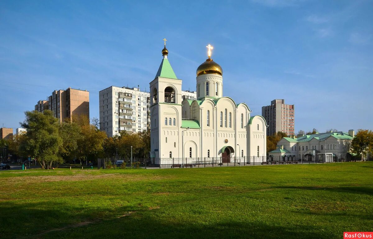 Сайт волжский москва. Храм Андрея Боголюбского на Волжском бульваре. Храм Святого благоверного князя Андрея Боголюбского. Храм Святого благоверного князя Андрея Боголюбского на Волжском. Церковь Волжский бульвар Москва.