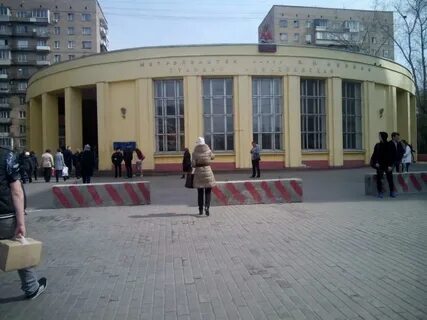 Метро алексеевская