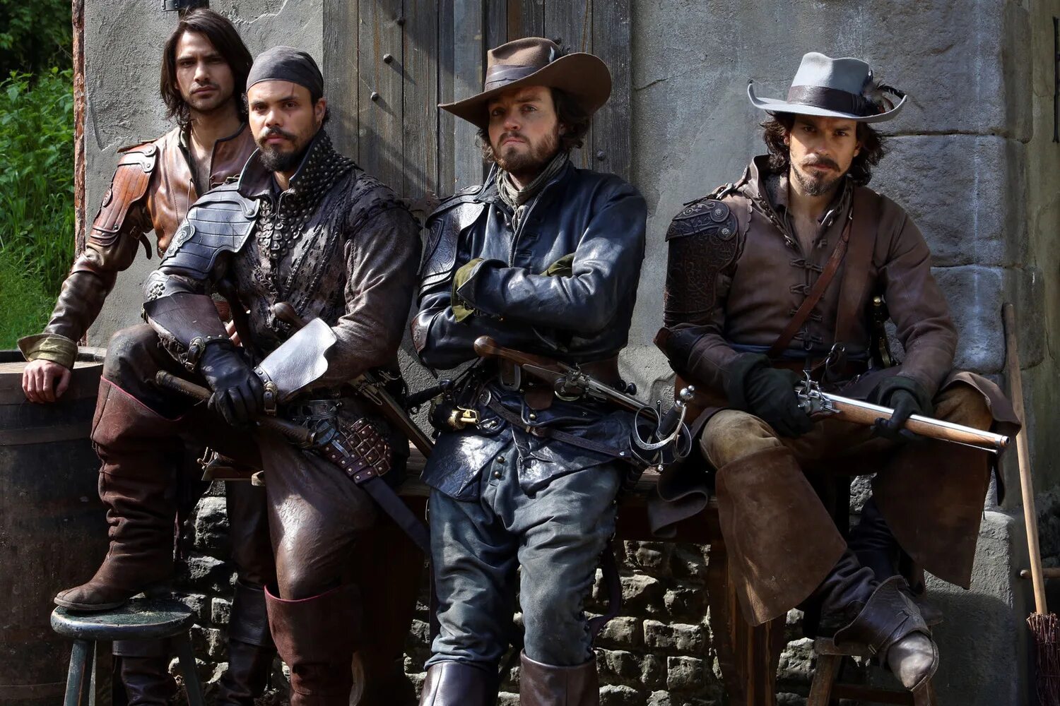 люк паскуалино три мушкетера. доктор портос бэзил коппер. люк паскуалино мушкетёры. люк паскуалино мушкетёры. The musketeers 2014.