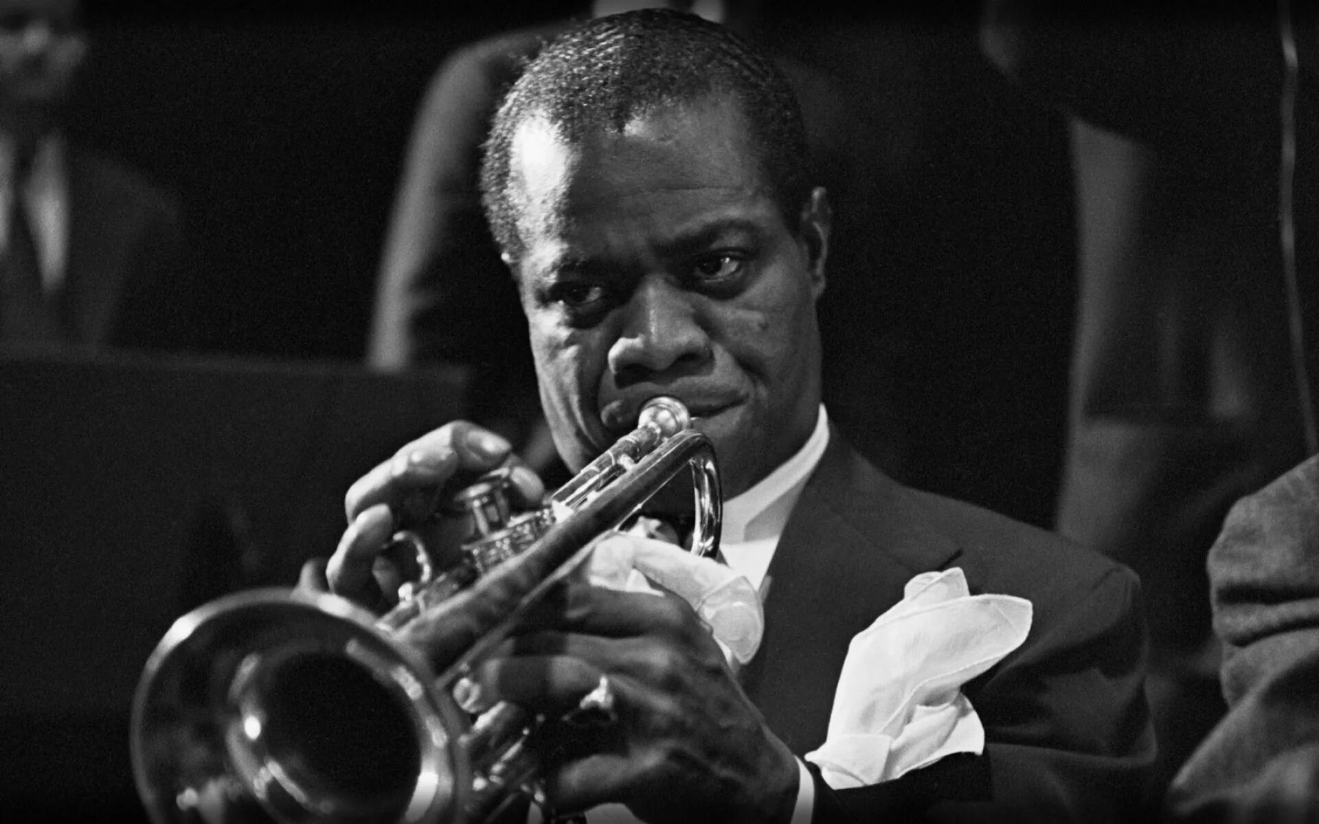 Спокойный джаз. Джазовый вечер. Ракимжанов даурен. Трубач диззи гиллеспи. Джаз даурен песни.