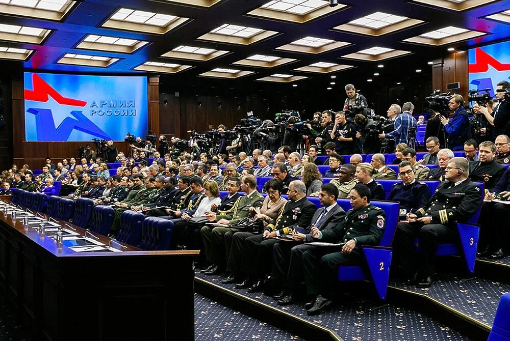 МО журналист Министерство обороны брифинг. Брифинг Министерства обороны в Сирии. Пресс конференция вс РФ. Пресс-конференции Министерства обороны РФ.