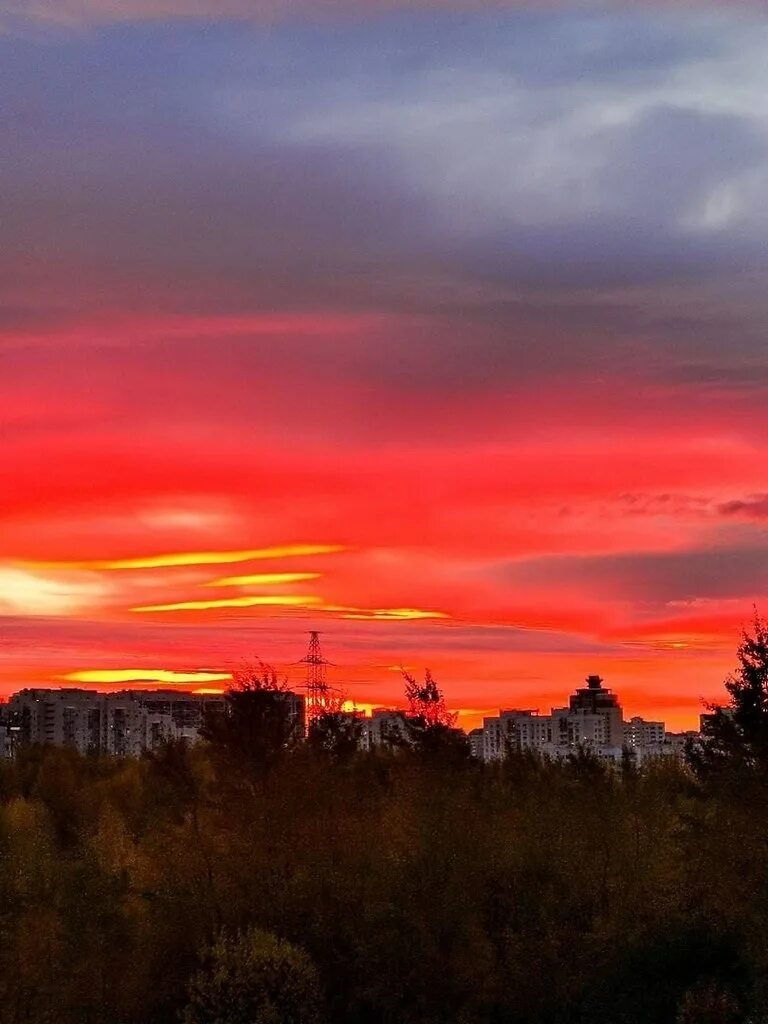 Рассвет щас. Сегодняшний рассвет. Город солнца. Нежный рассвет. Рассвет красноярский край.