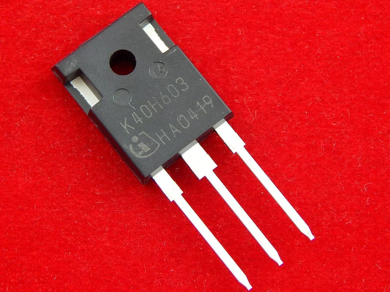 Smd транзистор on semiconductor. 40 n 3. Si2309cds-t1-ge3. 40 n 3. K7n60f.