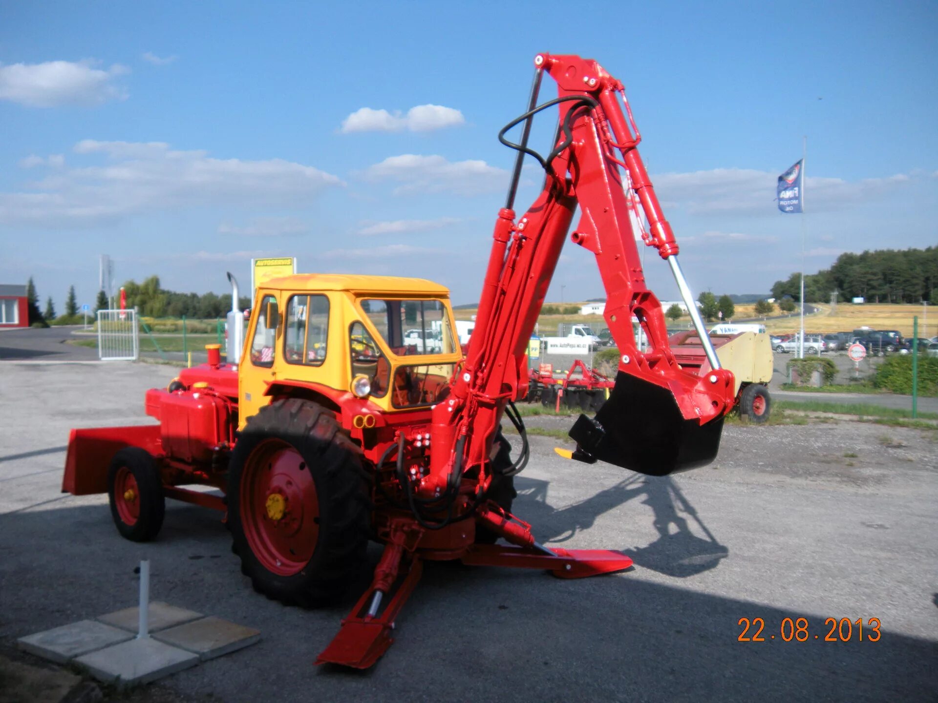 Эо 2321 сарэкс. Трактор амкодор 702. Трактор петушок jcb. Юмз 6 эо 2621. Экскаватор петушок.