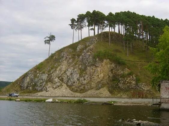 Горы михайловска. Михайловск Свердловская область. Гора кукан Михайловск Свердловской. Природа Михайловска Свердловской области. Михайловская плотина Свердловская область.