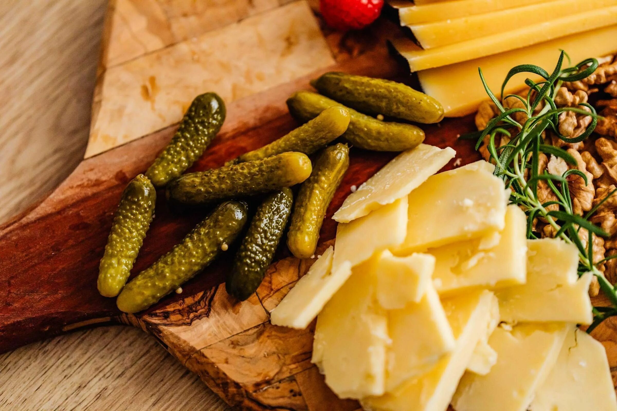 Соленая е. Соленые овощи. Капуста квашеная разносол. Соленые продукты. Соль в кулинарии.