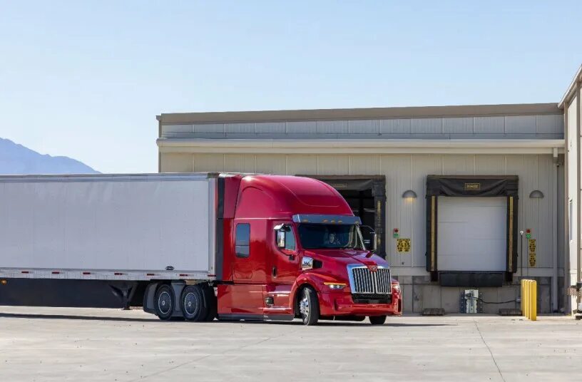 Freightliner semi truck. Ag trucking. Western star 57x грузовик. Китайские магистральные тягачи. Американец беспилотный грузовик.