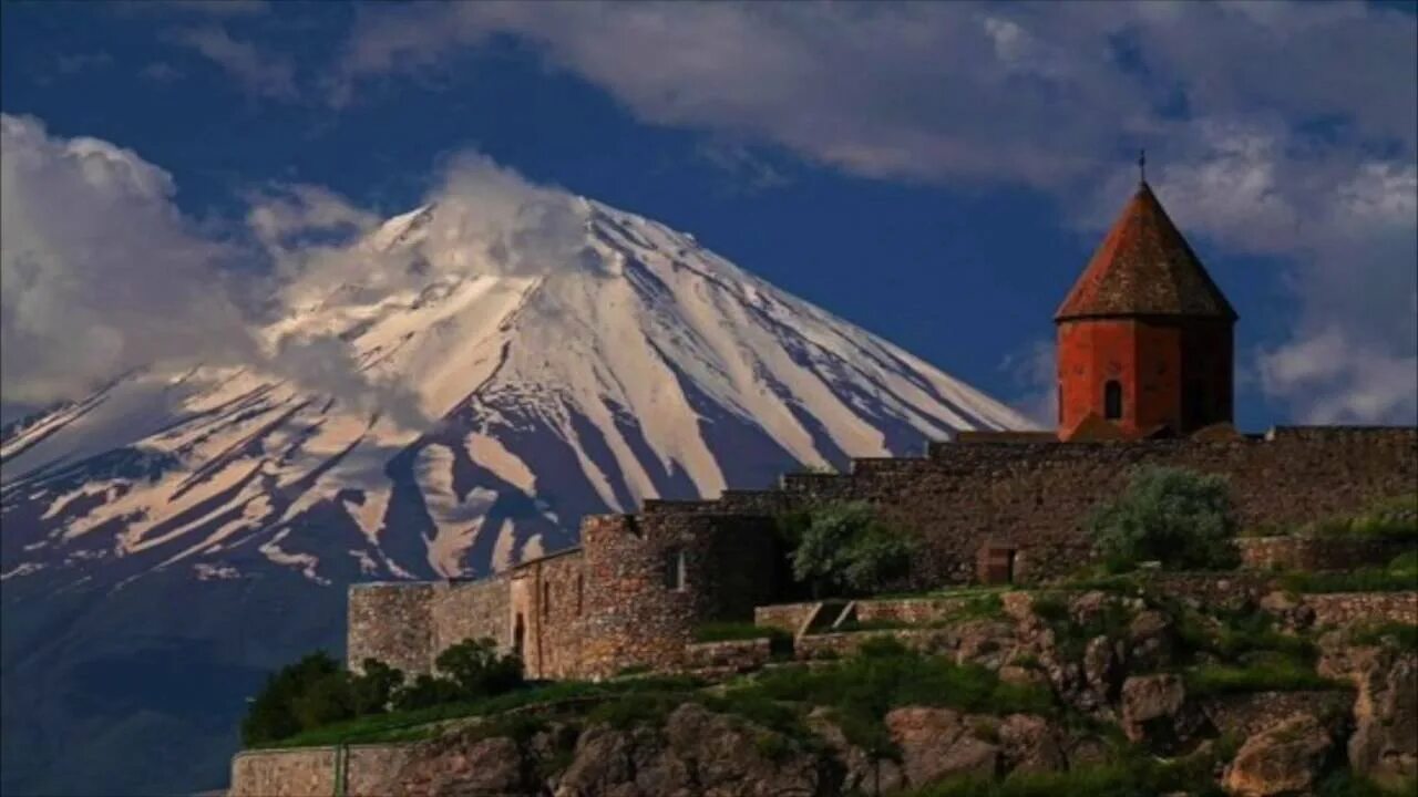 Армянские горы. Грузия арарат. армянская гора масис. коричневый горы армения арарат. достопримечательности турции гора арарат.