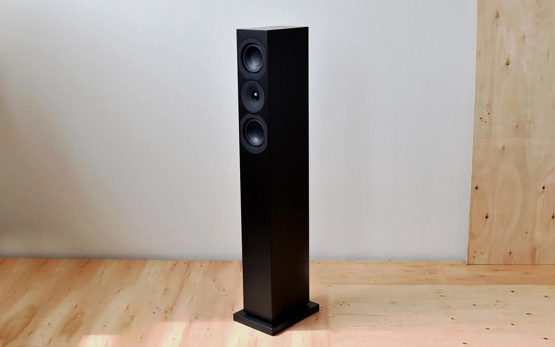 System audio sa. Акустика system audio. акустика system audio sa saxo 1 разбор. акустика из дании. акустические системы матовая краска.