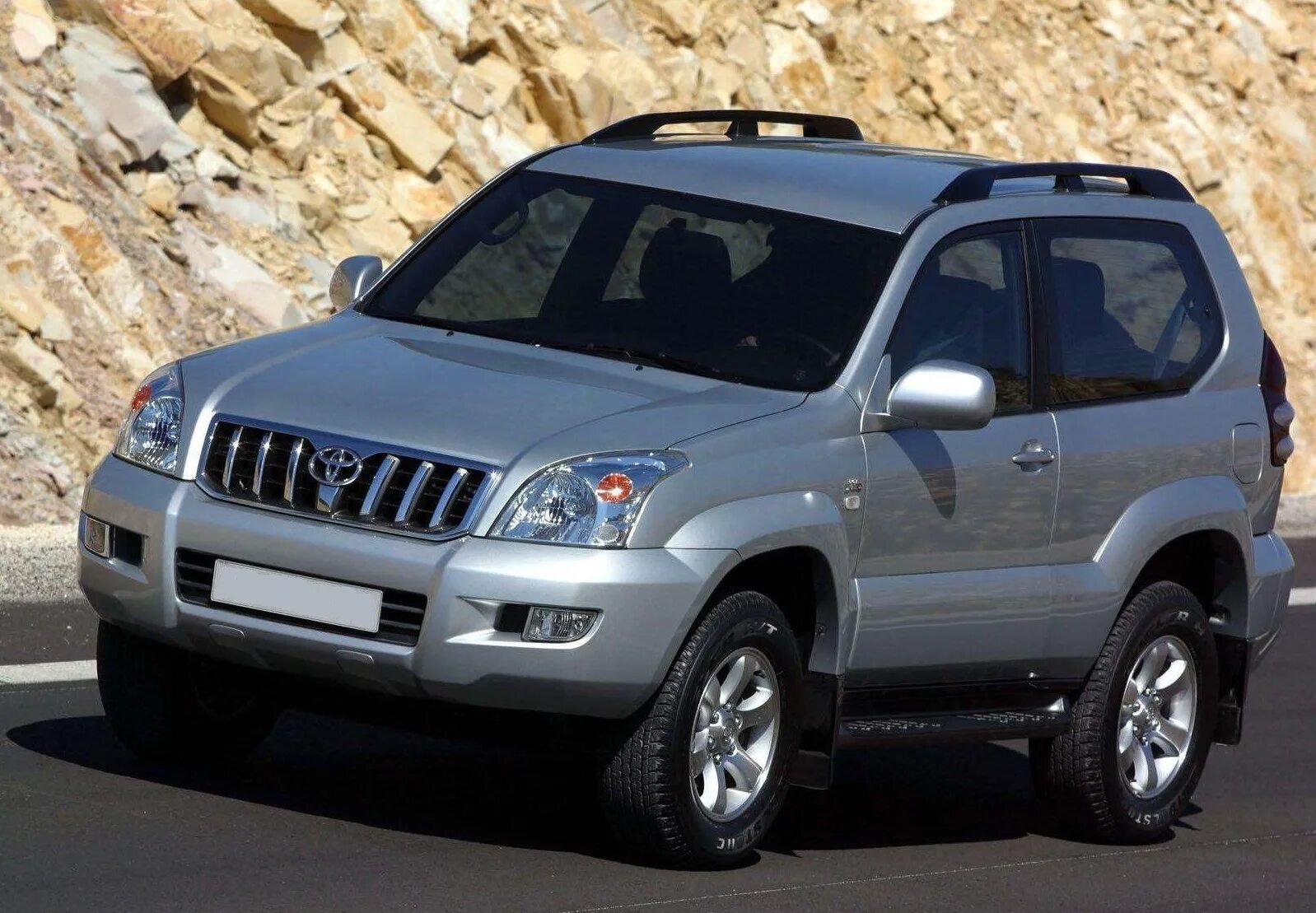 Дром купить крузер прадо. Toyota Land Cruiser Prado 120. Тойота ленд Крузер Прадо 2003. Toyota Land Cruiser 120 трехдверный. Toyota Prado 120 трехдверный.