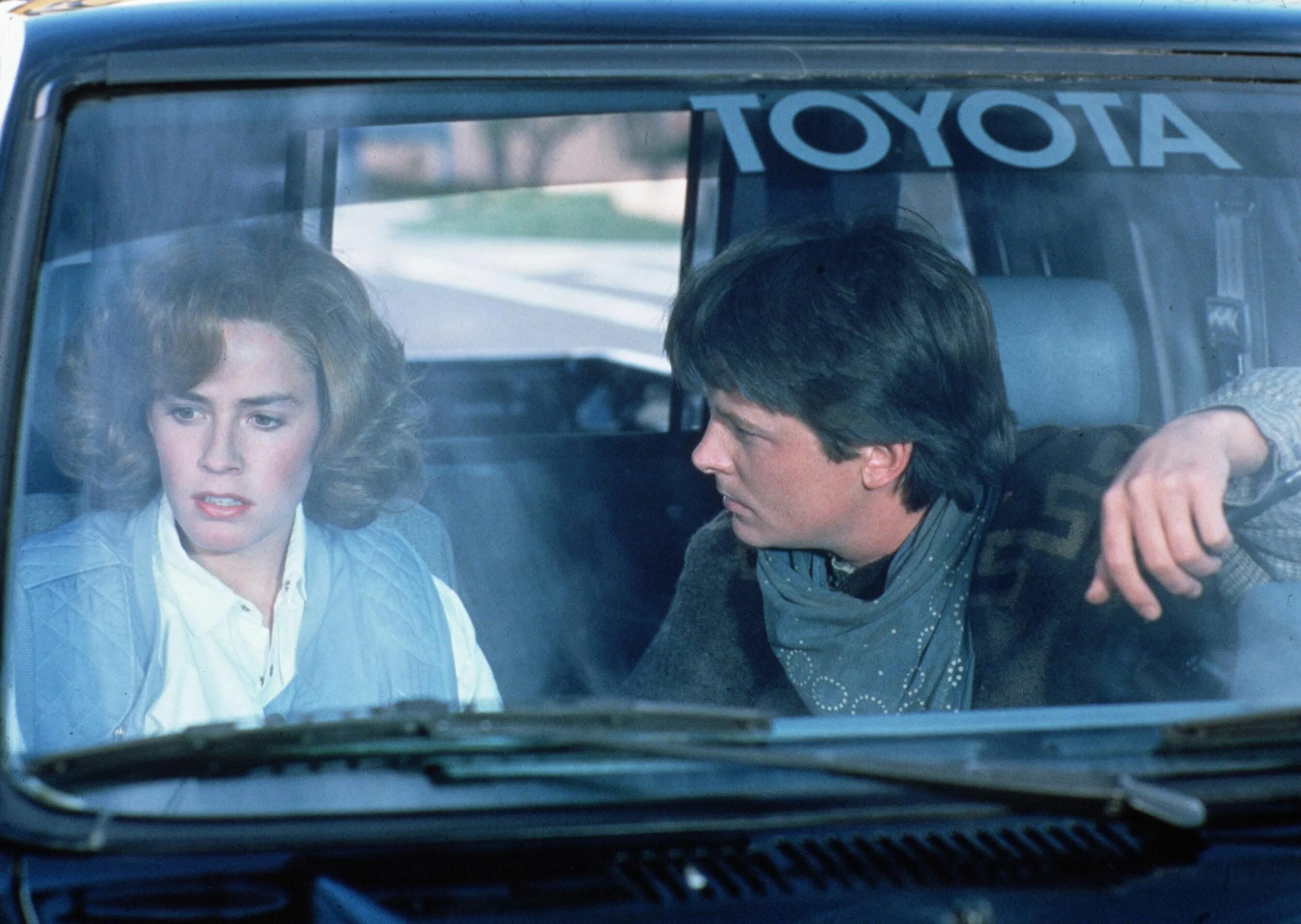 Назад в будущее девушка. Elisabeth shue back to the future. элизабет шу назад в будущее. дженнифер паркер назад в будущее. элизабет шу назад в будущее 3.