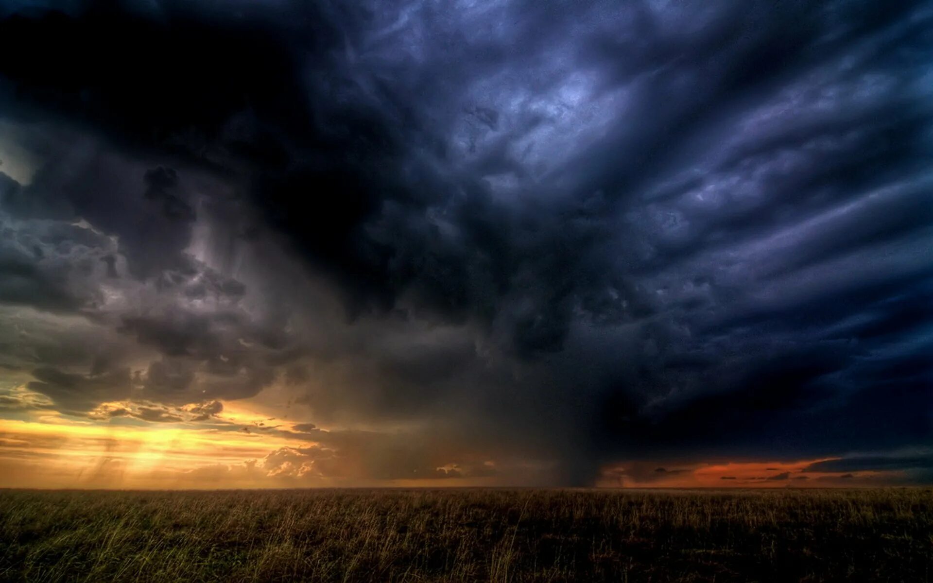 Темные тучи. Грозовые тучи. Грозовые тучи. Темное грозовое облако. Гроза.