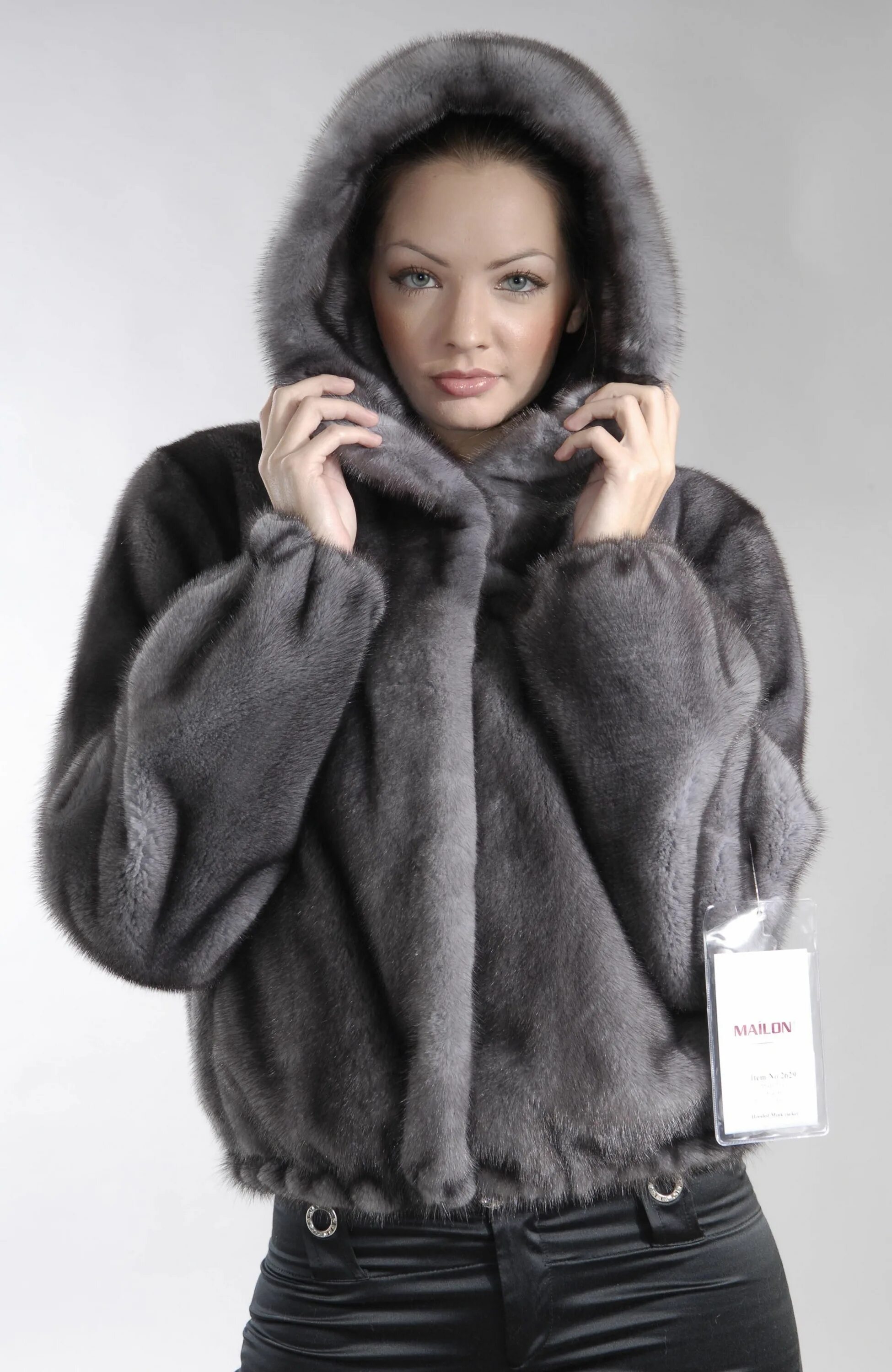 Real fur Mink норка. Шуба Malina fur. Короткая шубка с капюшоном. Норковая куртка женская с капюшоном.