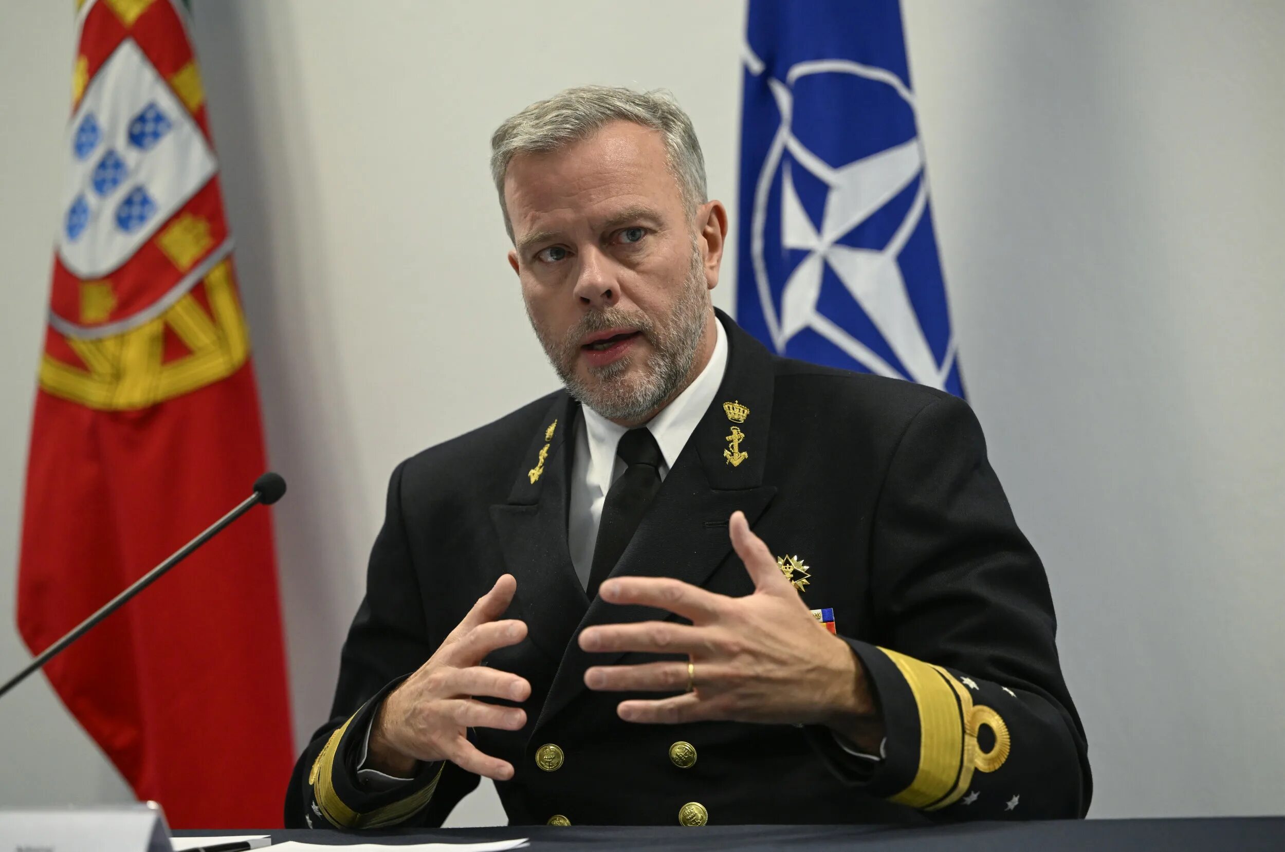 Глава нато бауэр. Роб Бауэр председатель военного комитета НАТО. Адмирал Роб Бауэр. Адмирал НАТО Бауэр. Адмирал ВМС Нидерландов Роб Бауэр.